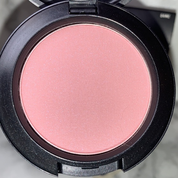 NIB DAME RARE MAC Powder Blush - Picture 6 of 16